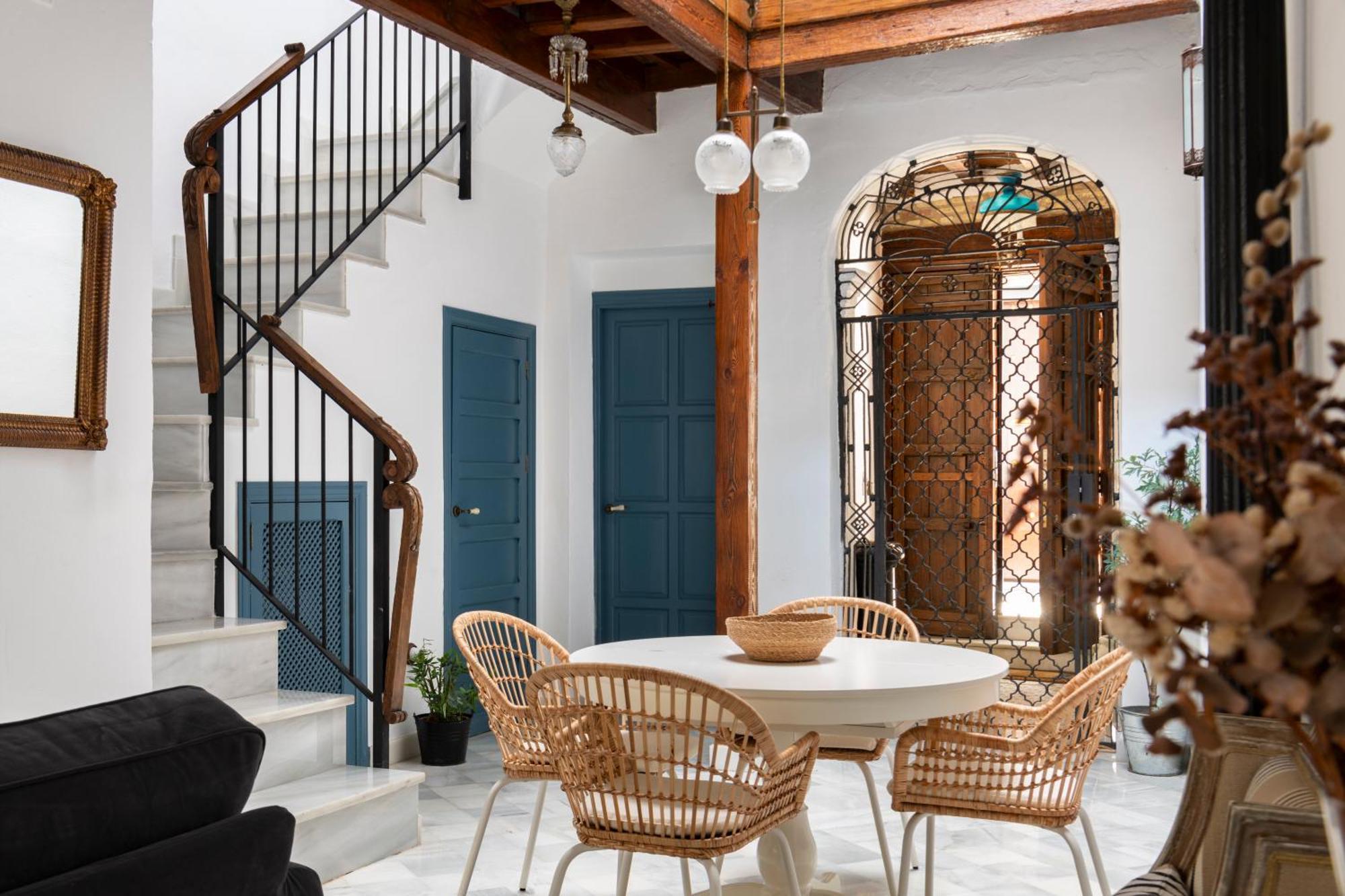 Magno Apartments Virgenes Luxury House Севиля Екстериор снимка