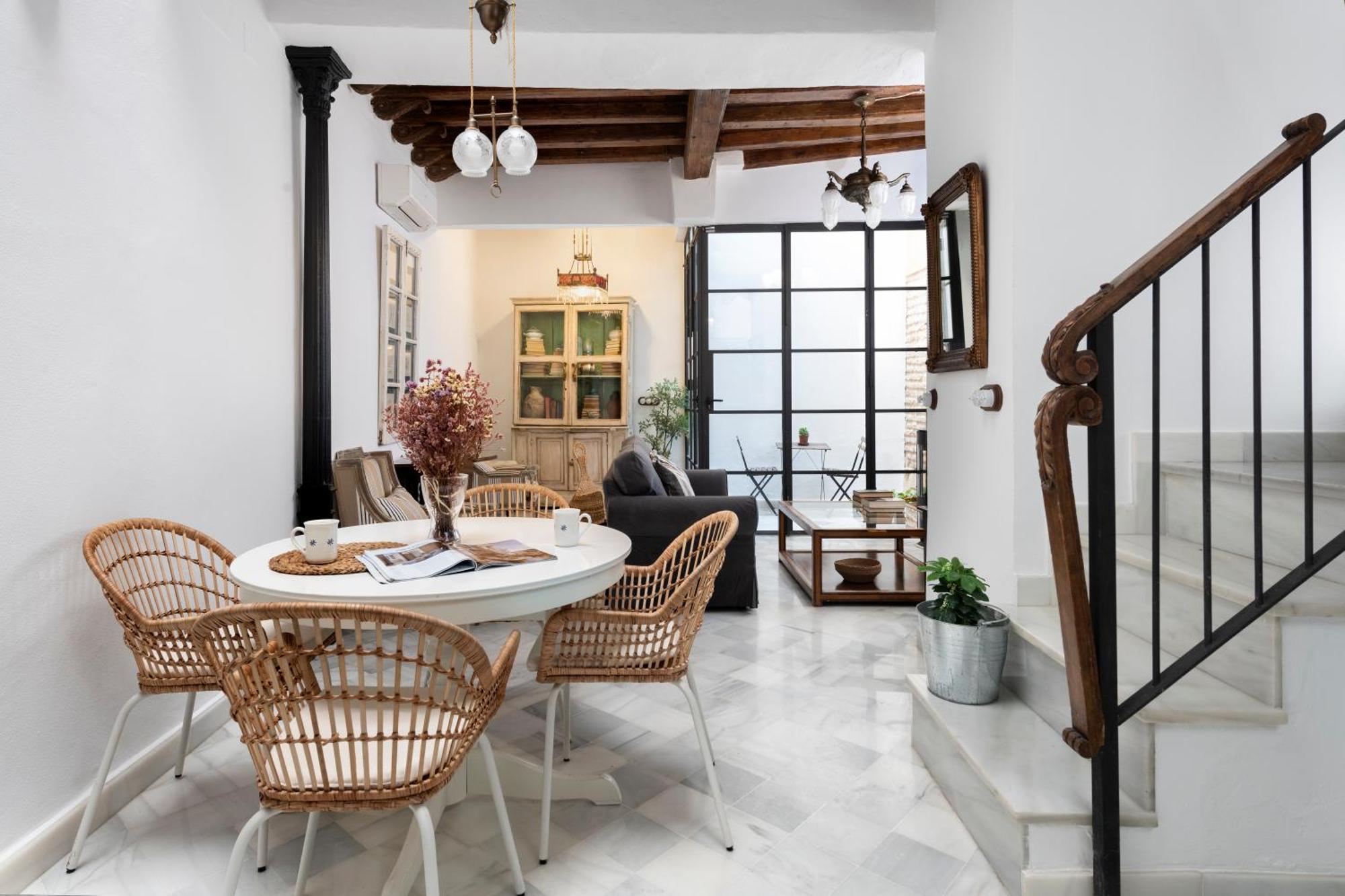 Magno Apartments Virgenes Luxury House Севиля Екстериор снимка